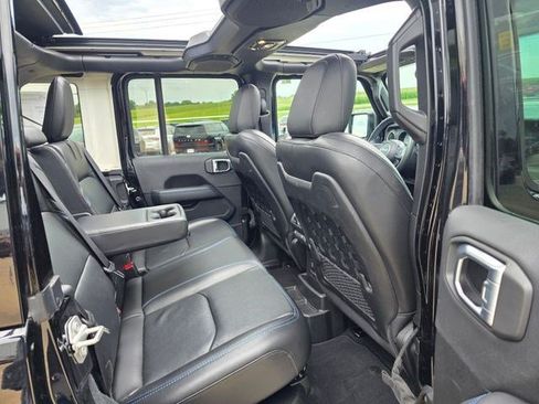 Used 2023 Jeep Wrangler Unlimited Rubicon 4xe w/ Steel Bumper Group AWD/4WD image 21