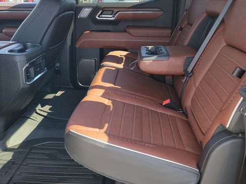 Used 2024 GMC Sierra 1500 Denali Ultimate AWD/4WD image 8