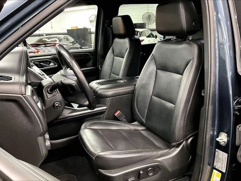 Used 2021 Chevrolet Suburban Z71 w/ Z71 Signature Package image 7