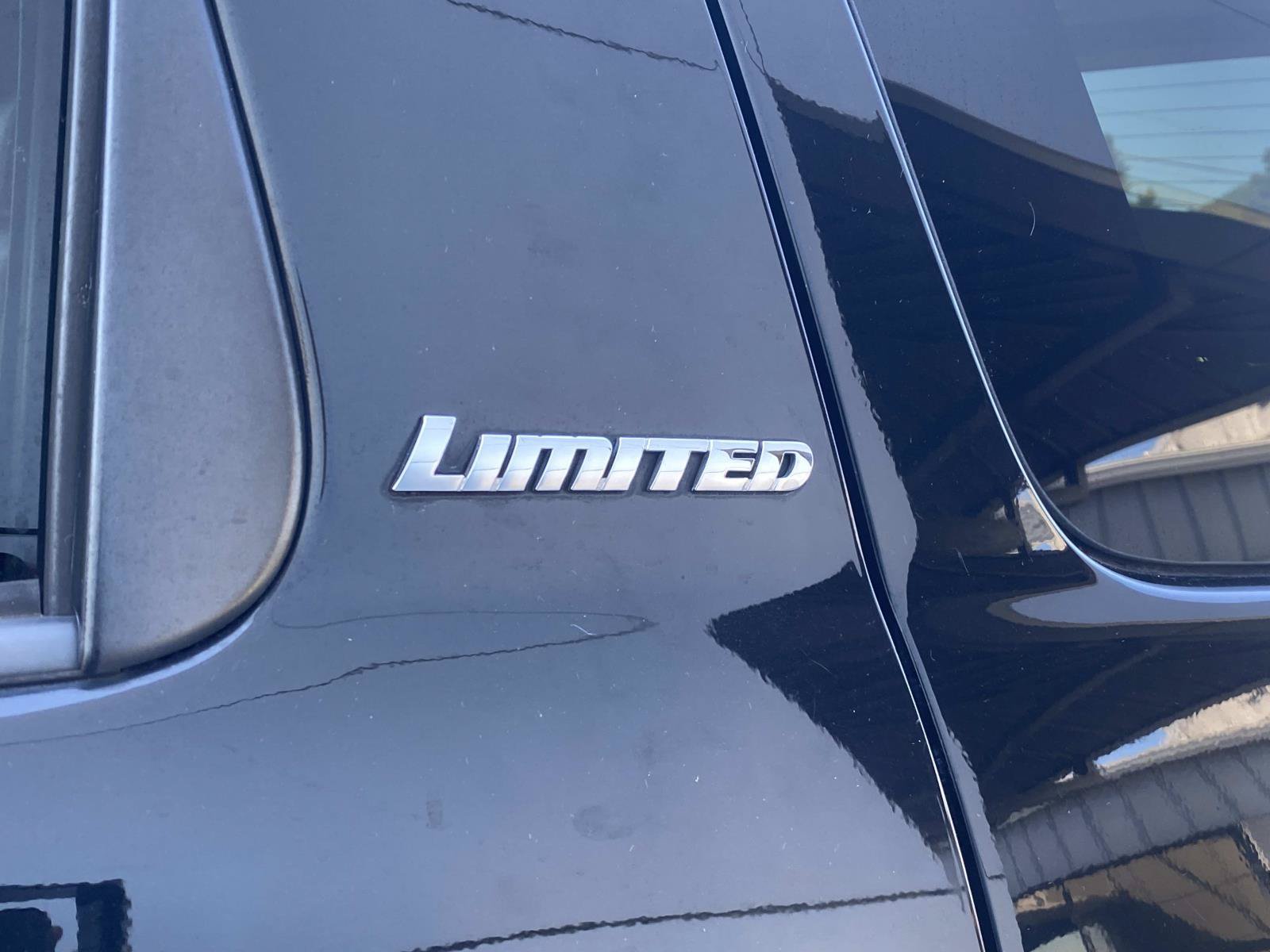 Used 2016 Toyota Sequoia Limited AWD/4WD image 12