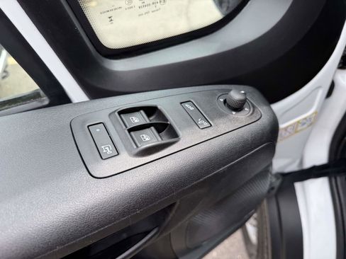 Used 2026 RAM ProMaster 2500 w/ Convenience Group FWD image 16