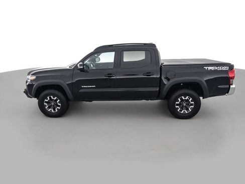Used 2017 Toyota Tacoma SR5 image 8