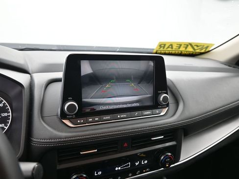 Used 2025 Nissan Rogue SV AWD/4WD image 35