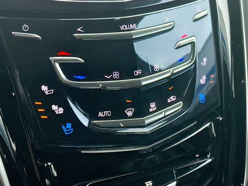 Used 2020 Cadillac Escalade ESV Luxury image 21