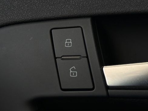 Used 2013 Audi A3 TDI Premium Plus w/ Premium Plus Pkg image 36