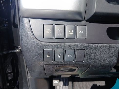 Used 2018 Toyota Highlander Limited Platinum image 32