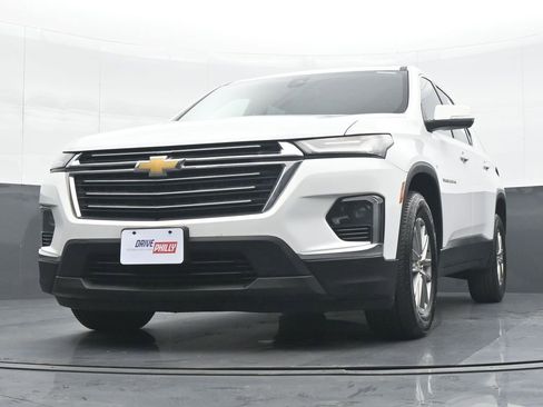 Used 2023 Chevrolet Traverse LT FWD image 25