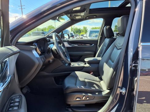 Used 2024 Cadillac XT6 Premium Luxury w/ LPO, Floor Liner Package AWD/4WD image 17