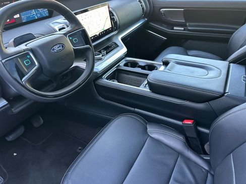 Certified 2025 Ford Expedition Max Platinum AWD/4WD image 11