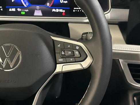 New 2026 Volkswagen Taos SE AWD/4WD image 30