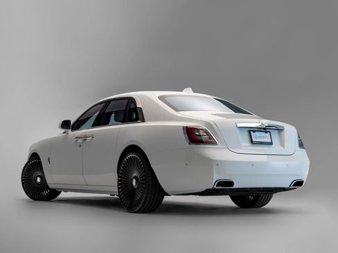 Used 2021 Rolls-Royce Ghost AWD/4WD image 2