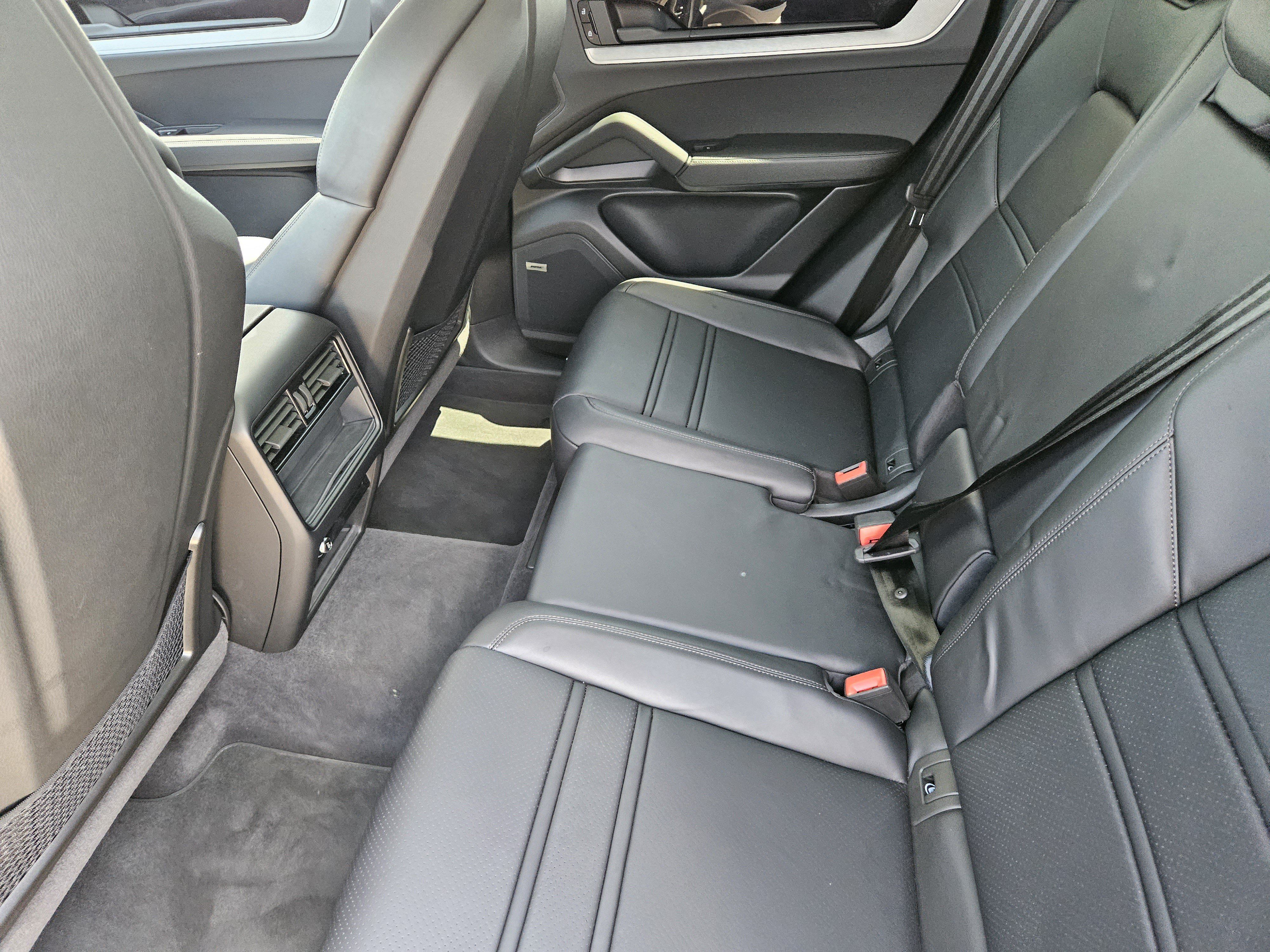 Certified 2026 Porsche Cayenne Coupe AWD/4WD image 28