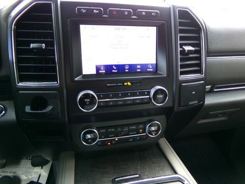 Used 2020 Ford Expedition Limited w/ Equipment Group 302A image 24