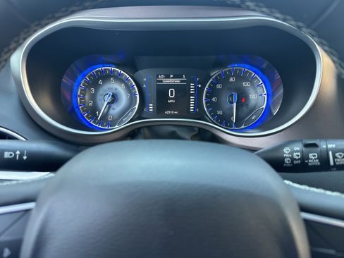 Used 2024 Chrysler Voyager LX image 21