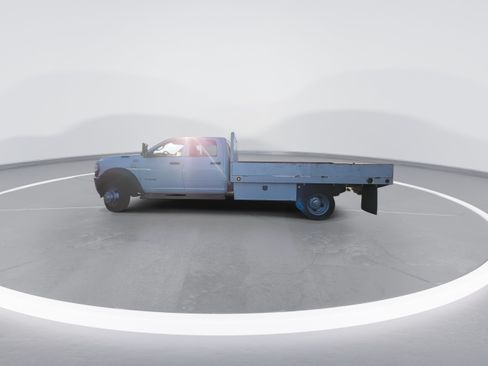 Used 2021 RAM 4500 Tradesman w/ Chrome Appearance Group RWD image 5
