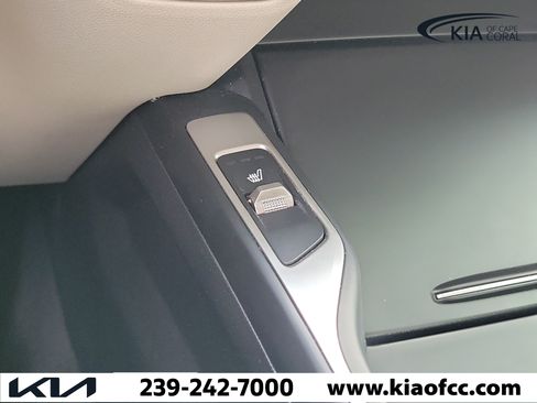 Certified 2023 Kia Sorento S FWD image 32