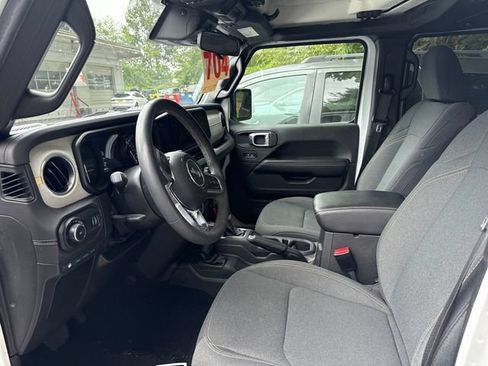 Used 2024 Jeep Wrangler Unlimited Sahara AWD/4WD image 14
