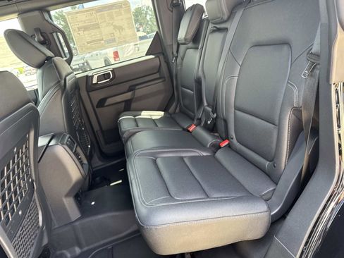 New 2025 Ford Bronco Badlands image 7