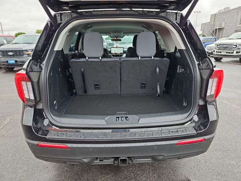 New 2026 Ford Explorer Active RWD image 18