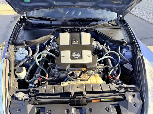 Used 2015 Nissan 370Z Coupe RWD image 21