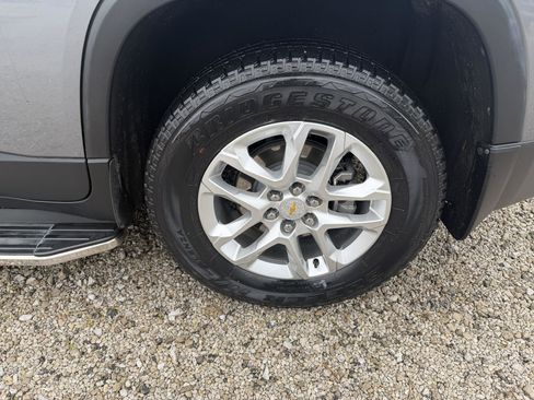 Used 2019 Chevrolet Traverse LT FWD image 9