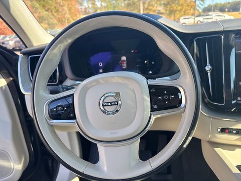 Certified 2023 Volvo XC60 B5 Plus w/ Protection Package Premier image 18