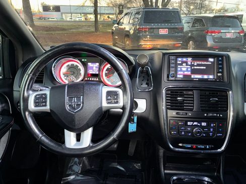 Used 2019 Dodge Grand Caravan GT image 14