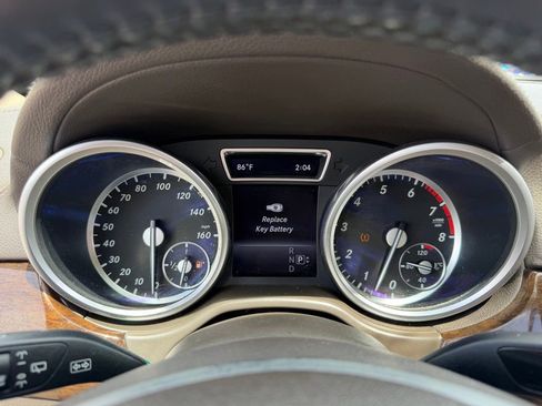 Used 2014 Mercedes-Benz GL 450 4MATIC image 20