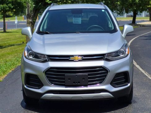 Used 2017 Chevrolet Trax LT AWD/4WD image 2