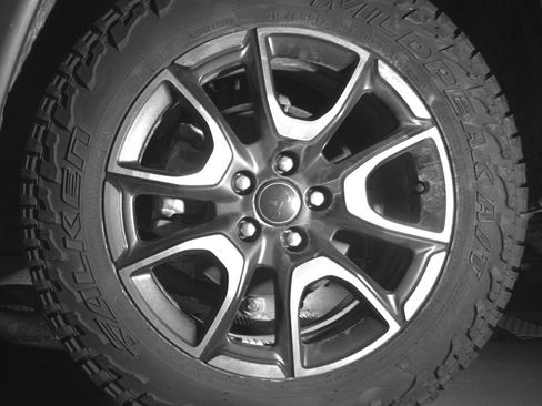 Used 2025 Jeep Compass Trailhawk image 14