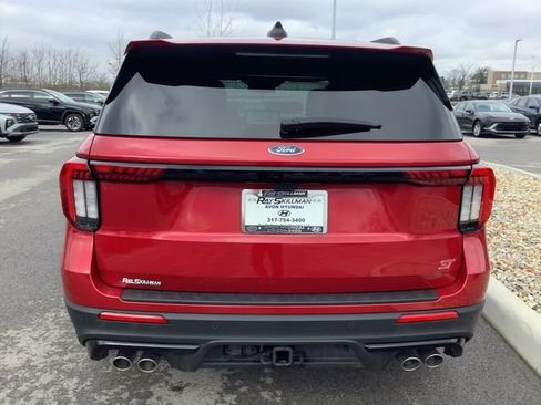 Used 2025 Ford Explorer ST AWD/4WD image 6