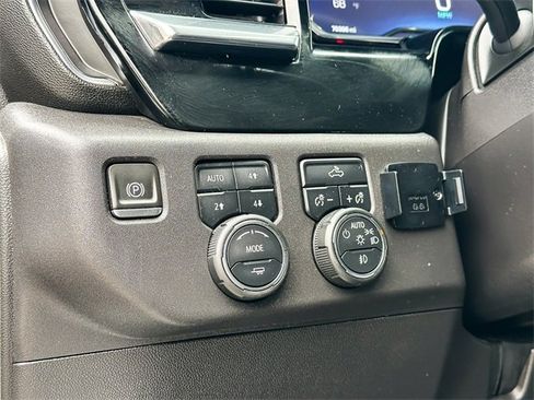 Used 2024 Chevrolet Silverado 1500 LT Trail Boss w/ Protection Package image 18