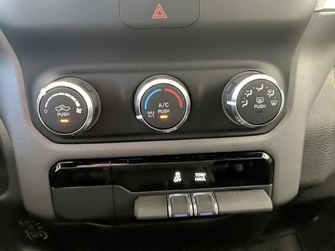 Used 2021 RAM 1500 Big Horn image 17