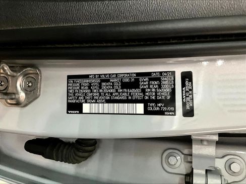 Used 2021 Volvo XC40 P8 Recharge image 32