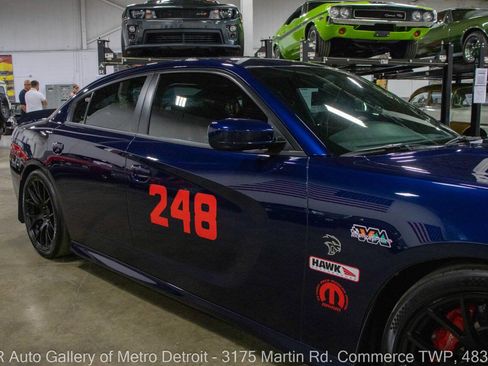 Used 2015 Dodge Charger SRT Hellcat w/ Harman/Kardon Audio Group RWD image 24