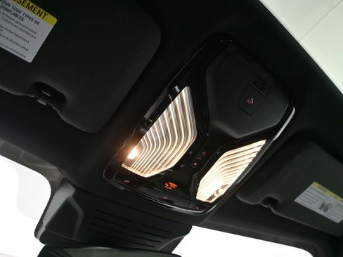 Used 2024 BMW X5 xDrive40i w/ M Sport Package AWD/4WD image 6