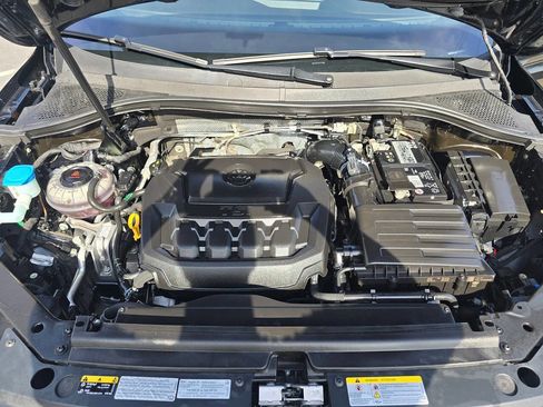 Used 2021 Volkswagen Tiguan SE image 27