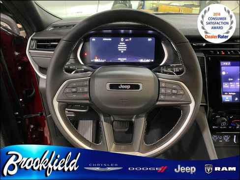 New 2025 Jeep Grand Cherokee L Altitude image 30