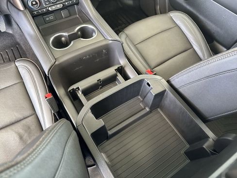 Certified 2024 Chevrolet Suburban High Country w/ Advanced Technology Package image 24