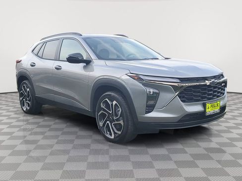 New 2026 Chevrolet Trax RS w/ Sunroof Package image 2