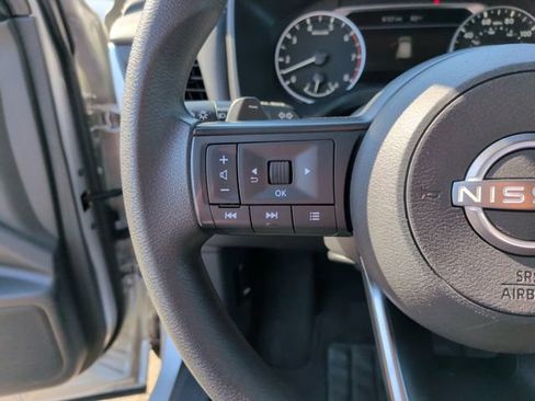 Used 2024 Nissan Rogue SV FWD image 14
