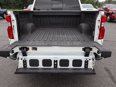 Used 2023 Chevrolet Silverado 1500 High Country w/ High Country Premium Package AWD/4WD image 35