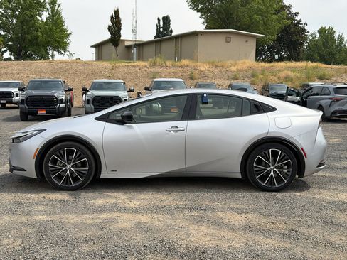 Certified 2024 Toyota Prius XLE AWD/4WD image 4