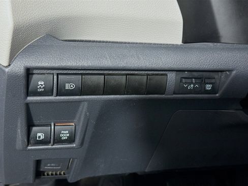 Certified 2021 Toyota Sienna XLE FWD image 10
