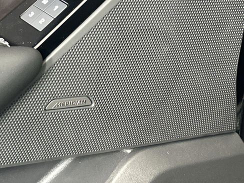 Certified 2026 Land Rover Range Rover Velar Dynamic SE image 22