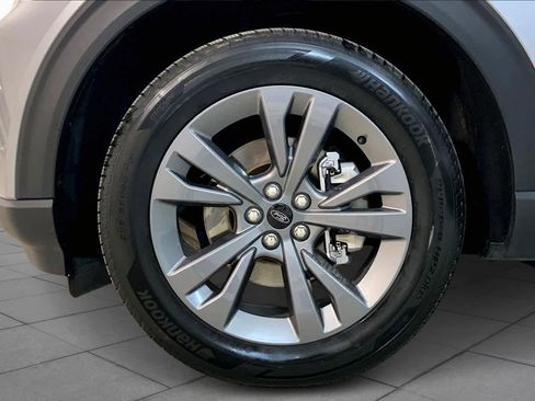 Used 2021 Ford Explorer XLT w/ Equipment Group 202A image 10