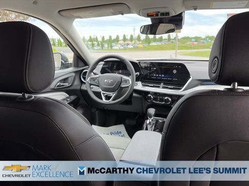 New 2026 Chevrolet Trax LT w/ Driver Confidence Package FWD image 35