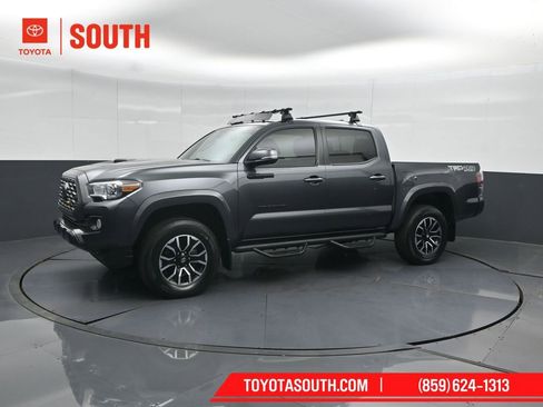 Used 2022 Toyota Tacoma TRD Sport image 7