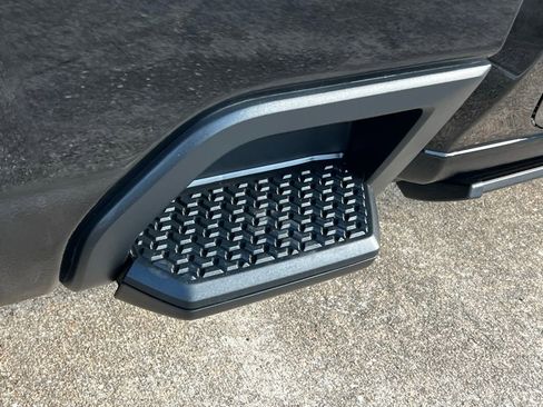 Used 2025 Chevrolet Silverado 2500 LTZ w/ Trail Boss Package image 57