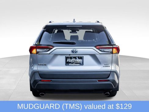 Used 2021 Toyota RAV4 XLE w/ XLE Grade Weather Package AWD/4WD image 10